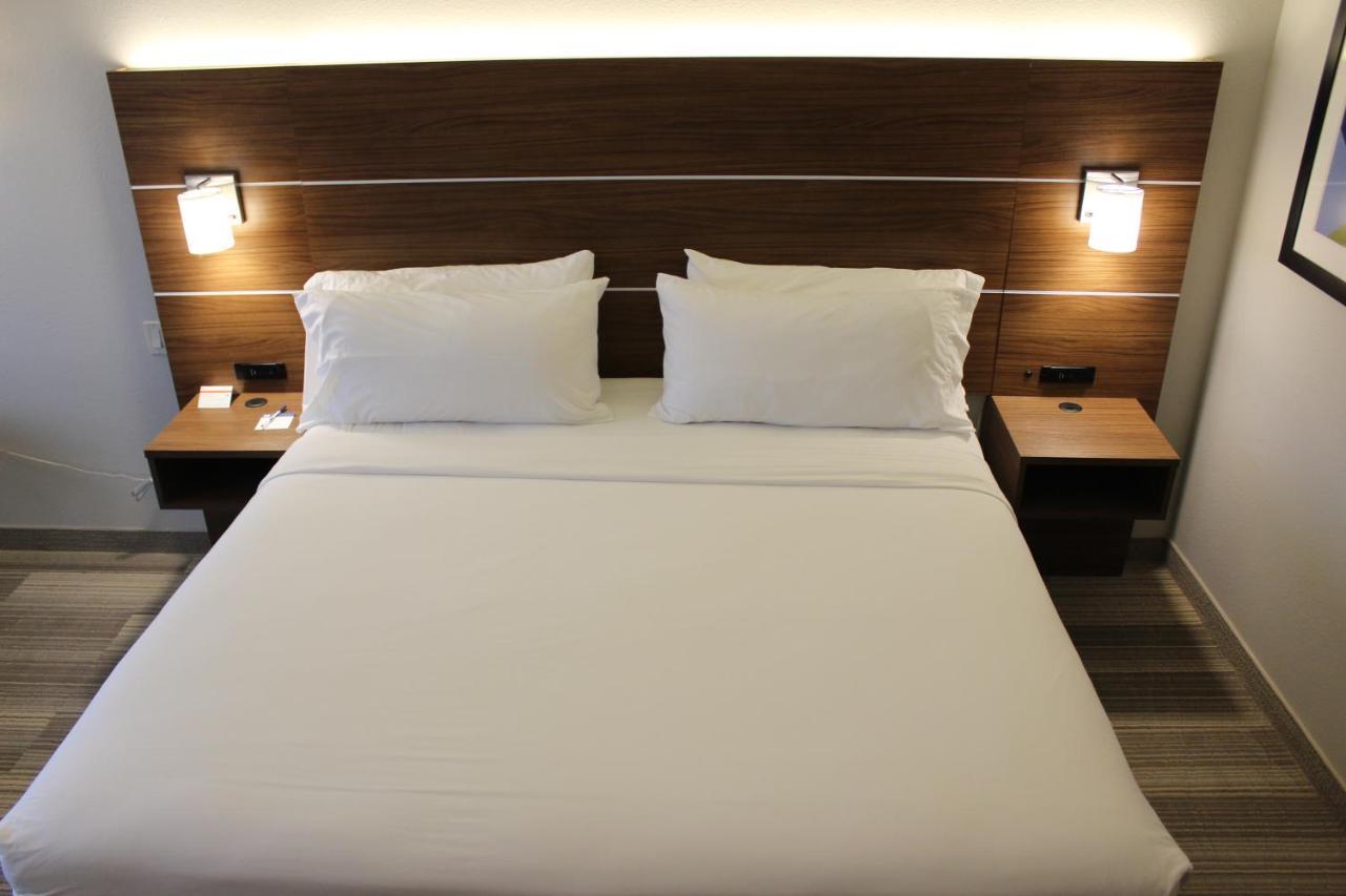 Hotel Express & By Ihg 2*