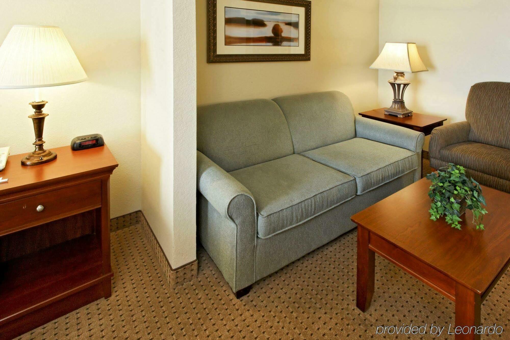 Express & By Ihg 2* Mansfield